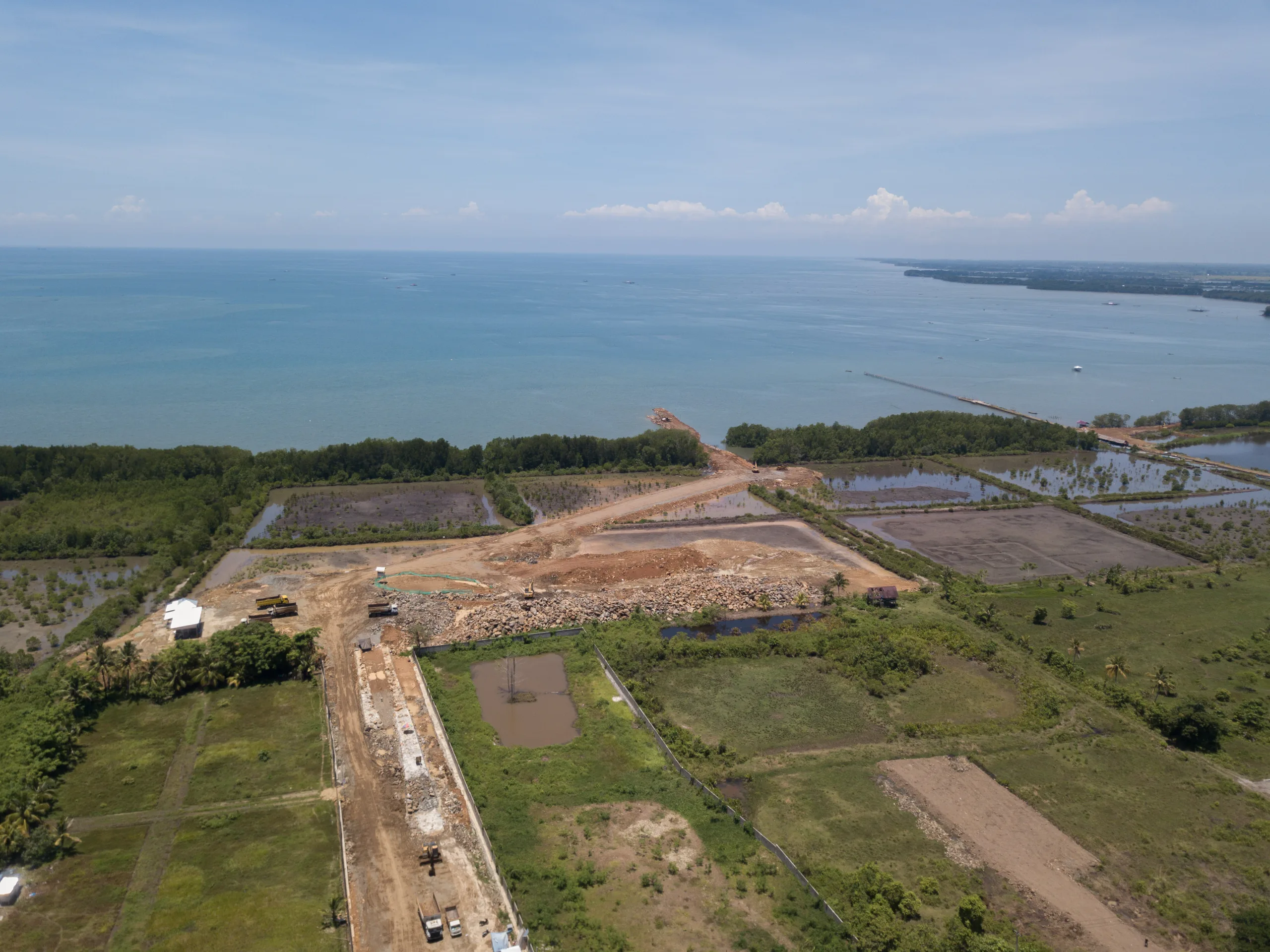 Pembangunan jetty PT Bumi Mineral Sulawesi di di Kecamatan Bua, Kabupaten Luwu/Didit Hariyadi/Bollo.id