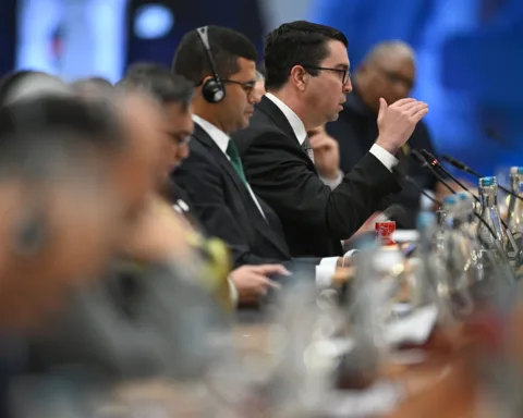 Assistant Minister to the Prime Minister Hon Patrick Gorman MP (right) delivered remarks during the High Level Meeting of the 10th World Water Forum 2024 in Nusa Dua, Badung, Bali/Media Center of World Water Forum 2024/Aditya Pradana Putra/pras/mif