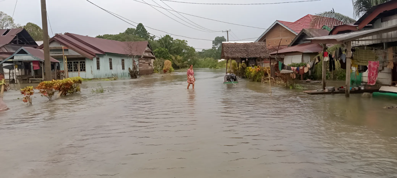 Potret banjir di desa Pombakka, Kecamatan Malangke Barat Luwu Utara/Dokumentasi Warga