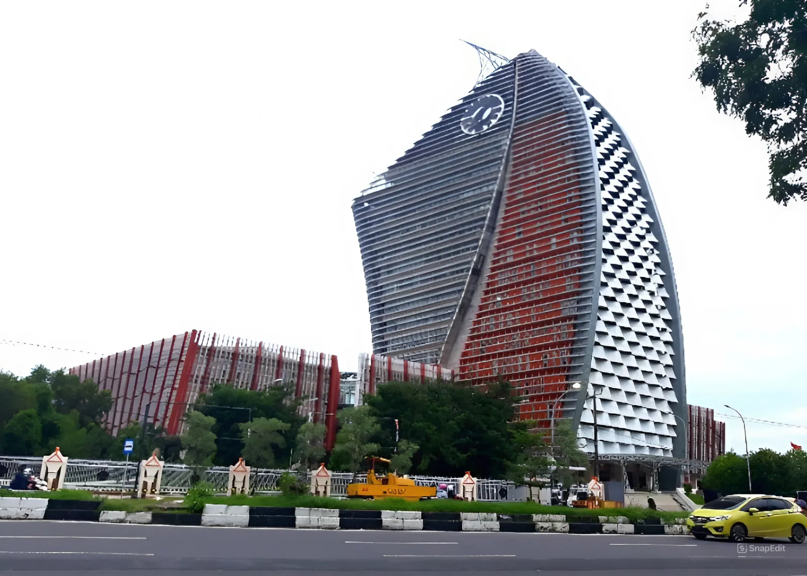 Potret Menara Phinisi UNM/gurusiana.id