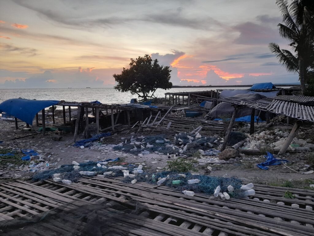 Sampah botol plastik yang dimanfaatkan untuk pelampung rumput laut/Andi Audia Faiza Nazli Irfan/Bollo.id