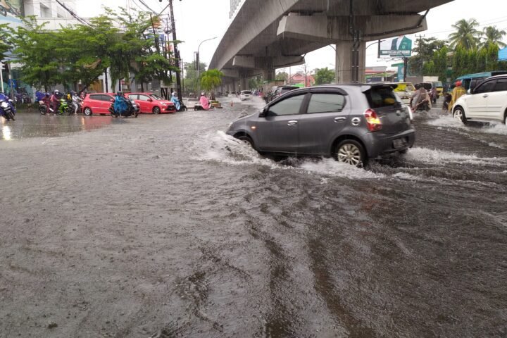 Potret banjir di sekitar Jalan AP Pettarani, Makassar/Sahrul Ramadan/Bollo.id